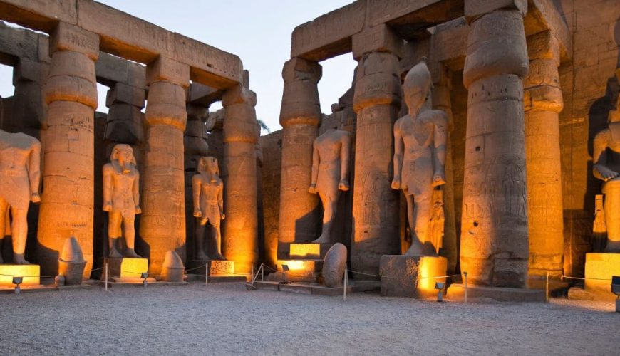 Ausflug El Gouna Luxor Ins Tal der Könige mit Mini-Bus Tagesausflug El Gouna Luxor Luxor ins Tal der Könige von El Gouna